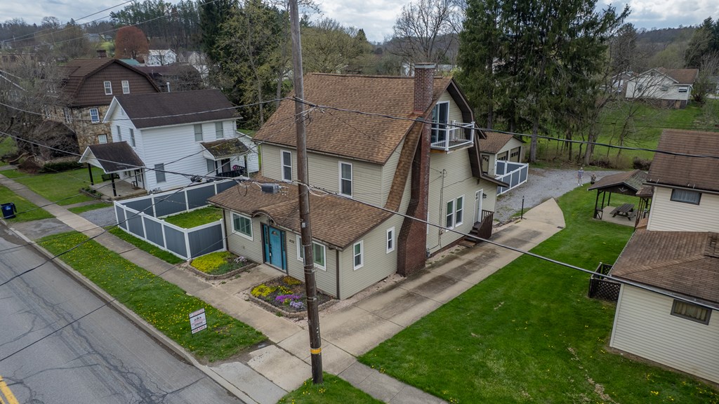 432 Colerain Street Sligo, PA 16255 - Photo 42 of 44 an aerial view of a house with swimming pool and garden