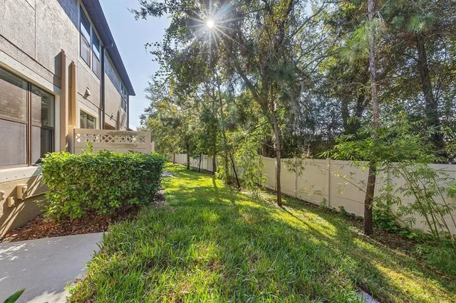 a view of backyard with garden