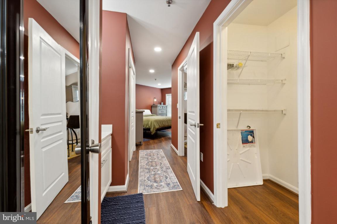 5573 Seminary Road, Unit 208 Falls Church, VA 22041 - Photo 15 of 33 Hallway to Bedroom with 2 closets