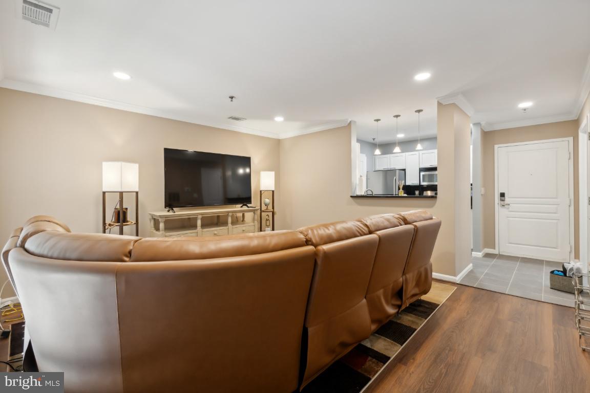 5573 Seminary Road, Unit 208 Falls Church, VA 22041 - Photo 6 of 33 Living room with recessed lighting