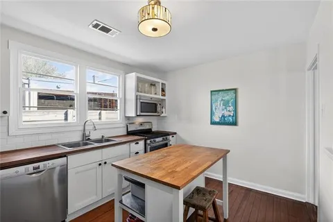 $585,000 | 621 Franklin Avenue, New Orleans, LA 70117