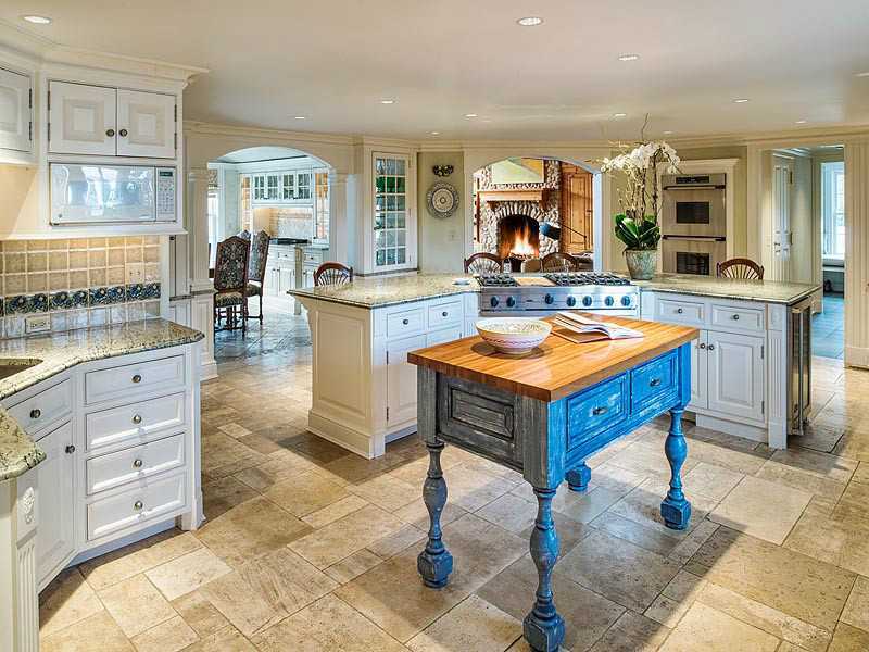 48 Round Hill Road Greenwich, CT 06831 - Photo 8 of 21 Kitchen