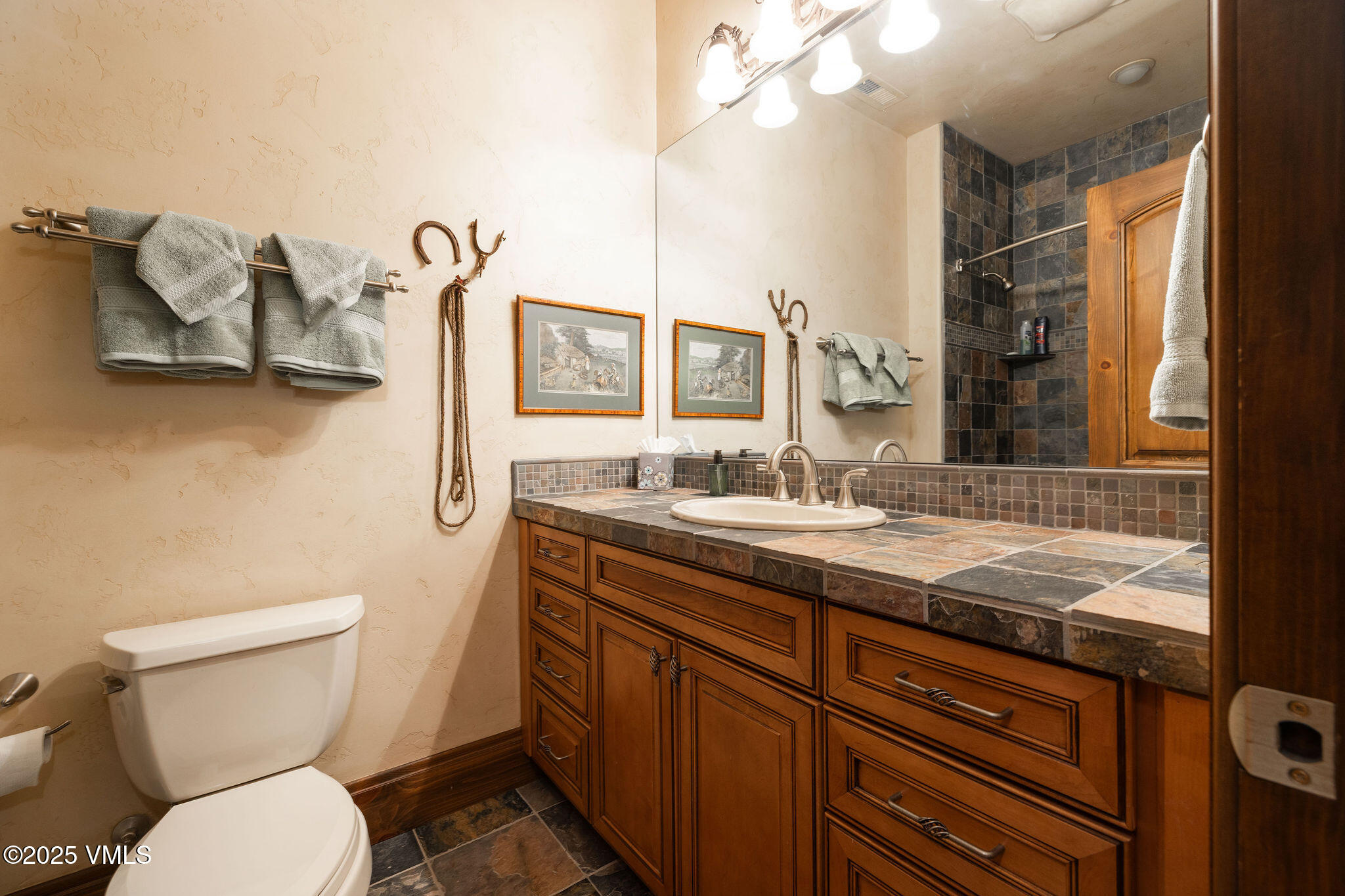 15 Eagle River Road Edwards, CO 81632 - Photo 27 of 36 15_eagle_river_road_interior_bath04