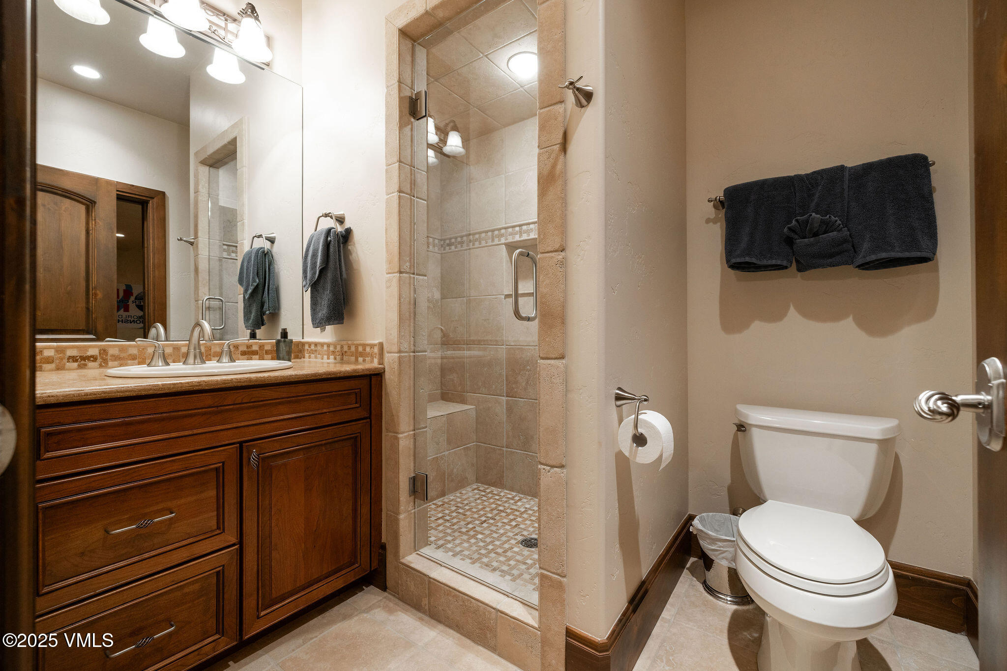 15 Eagle River Road Edwards, CO 81632 - Photo 29 of 36 15_eagle_river_road_interior_bath05