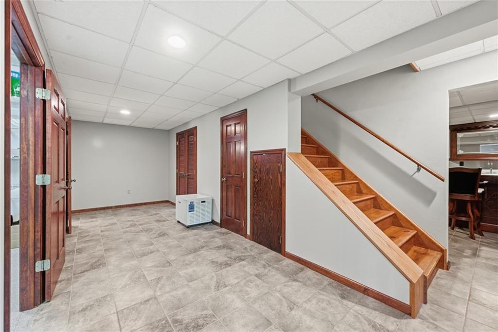 137 Spring Valley Road Valencia, PA 16059 - Photo 25 of 48