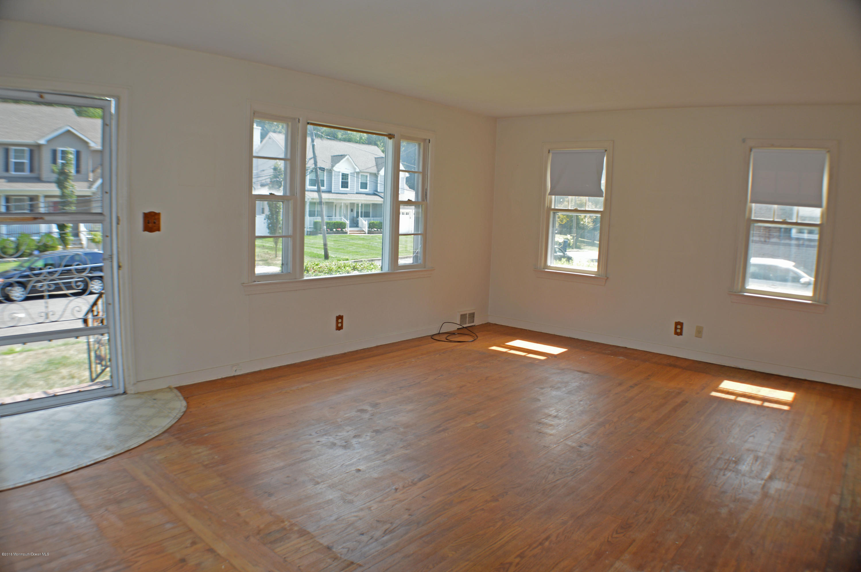 115 Robin Road Neptune Township, NJ 07753 - Photo 3 of 18 MLS LIVING ROOM