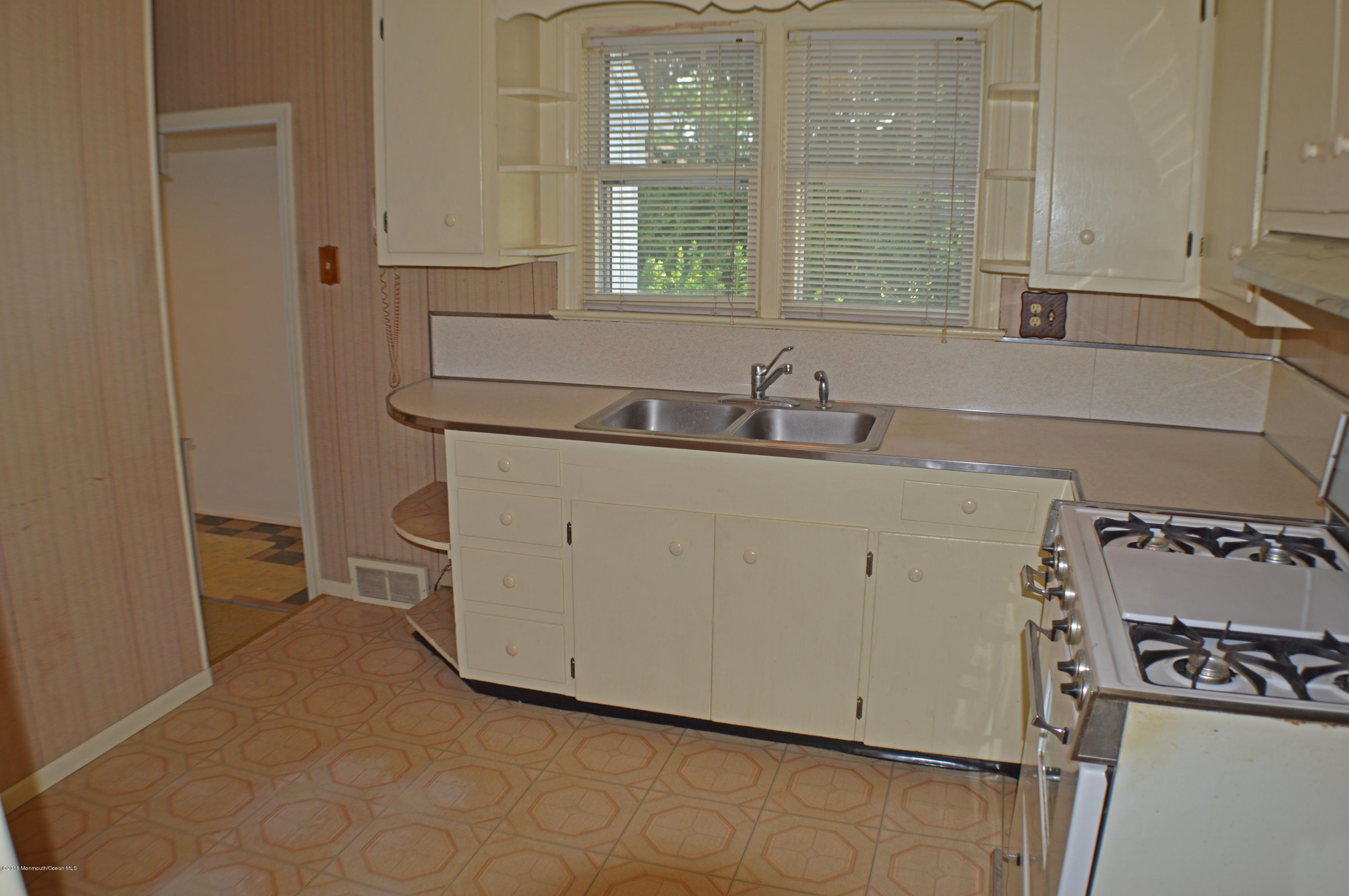115 Robin Road Neptune Township, NJ 07753 - Photo 5 of 18 MLS KITCHEN2
