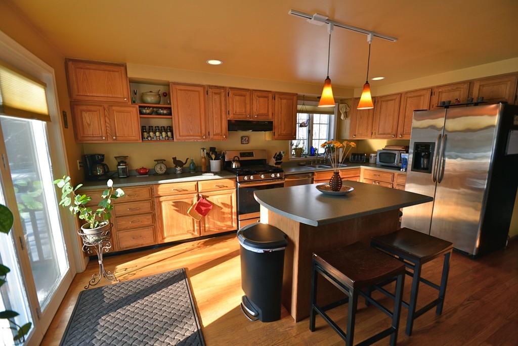 10 Flat Hills Road Amherst, MA 01002 - Photo 7 of 30