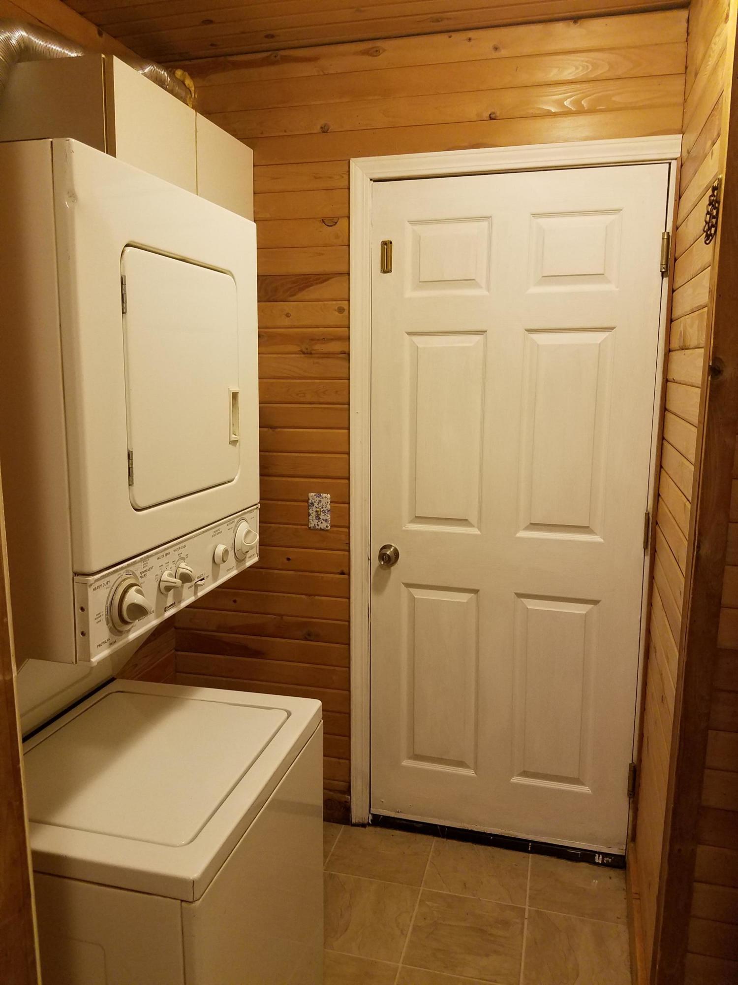 8177 Starlite Pines Road Shingletown, CA 96088 - Photo 40 of 48 Laundry Room