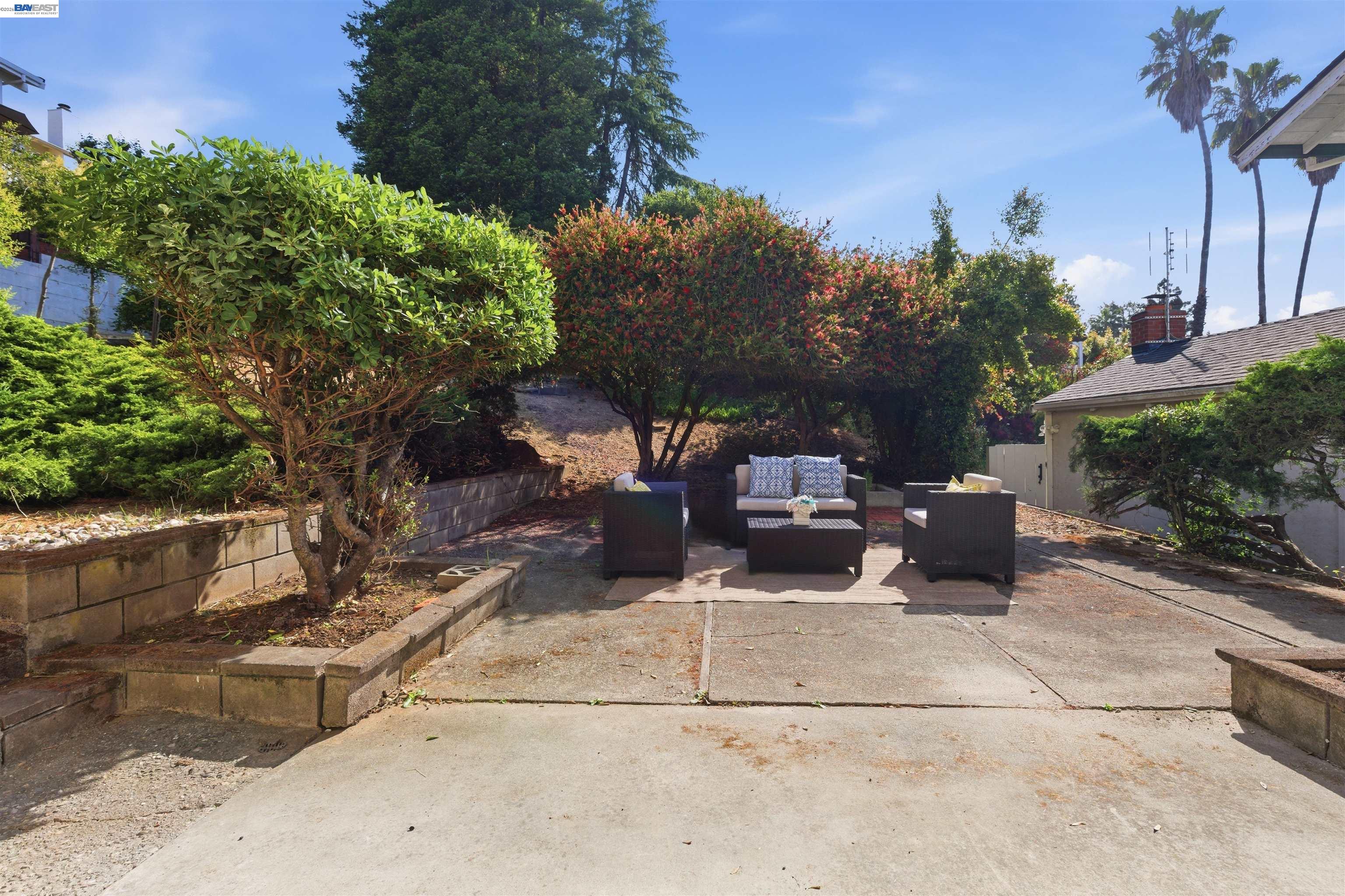 19304 Barclay Road Castro Valley, CA 94546 - Photo 27 of 32