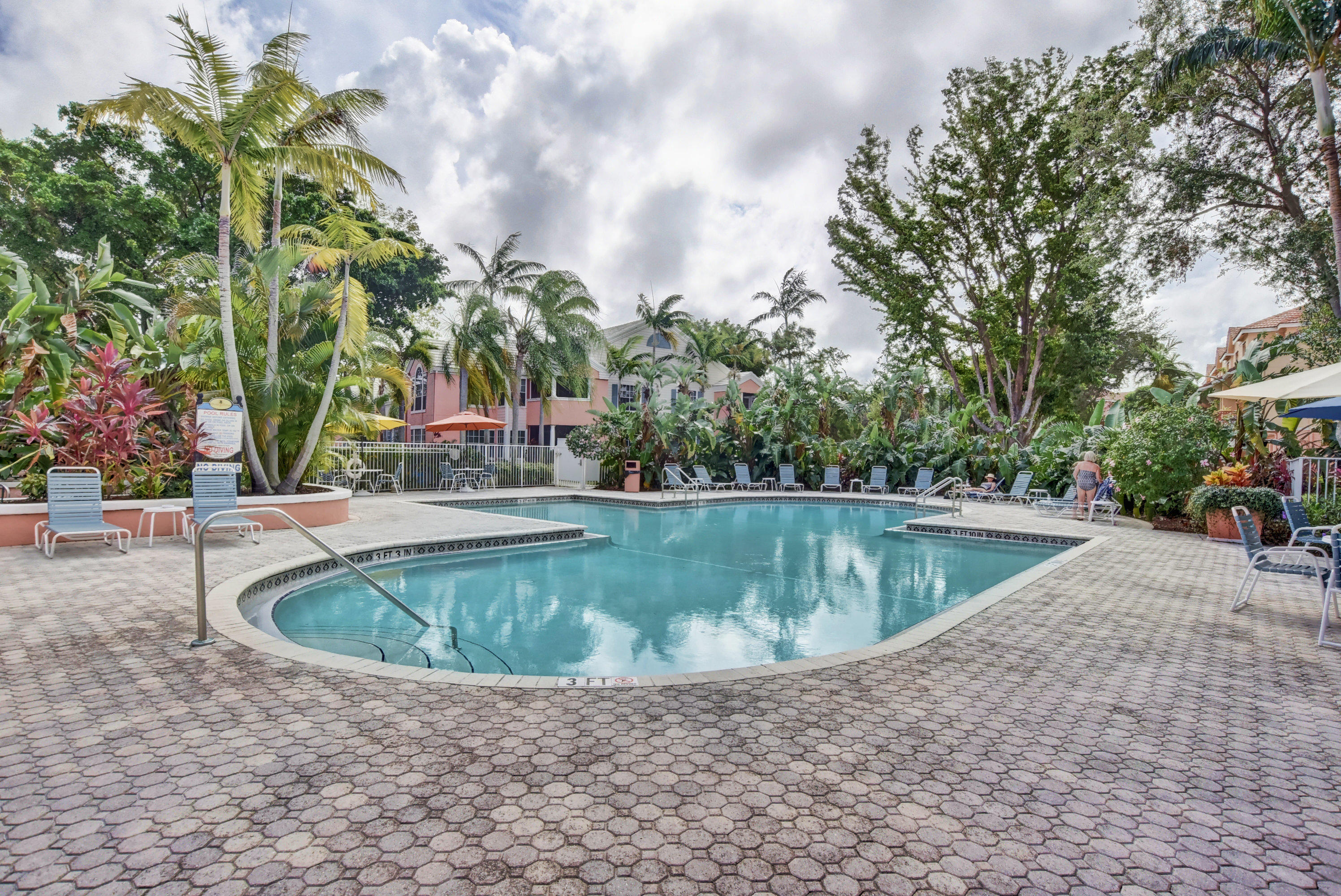 1020 Crystal Way, Unit J Delray Beach, FL 33444 - Photo 28 of 33 56_bahia delray (2)