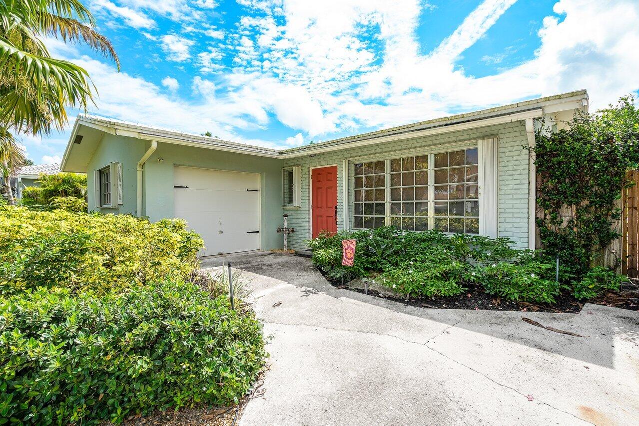 1130 Southwest 17th Street Boca Raton, FL 33486 - Photo 2 of 34 Beautiful bingalow