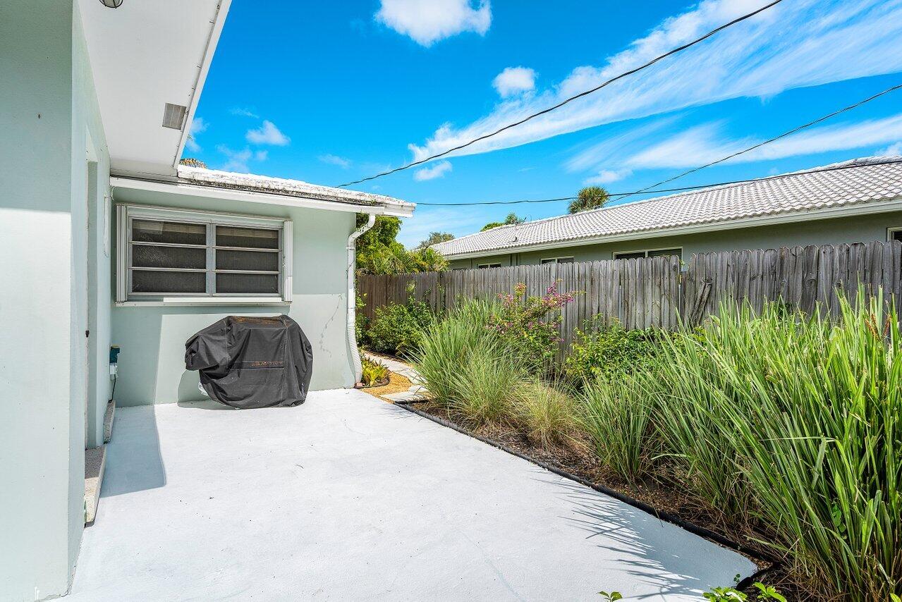 1130 Southwest 17th Street Boca Raton, FL 33486 - Photo 26 of 34 Patio
