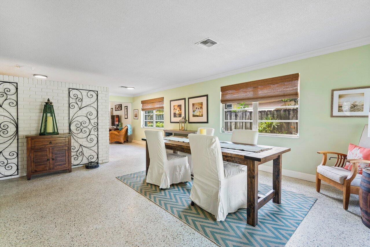 1130 Southwest 17th Street Boca Raton, FL 33486 - Photo 5 of 34 Dining/living room