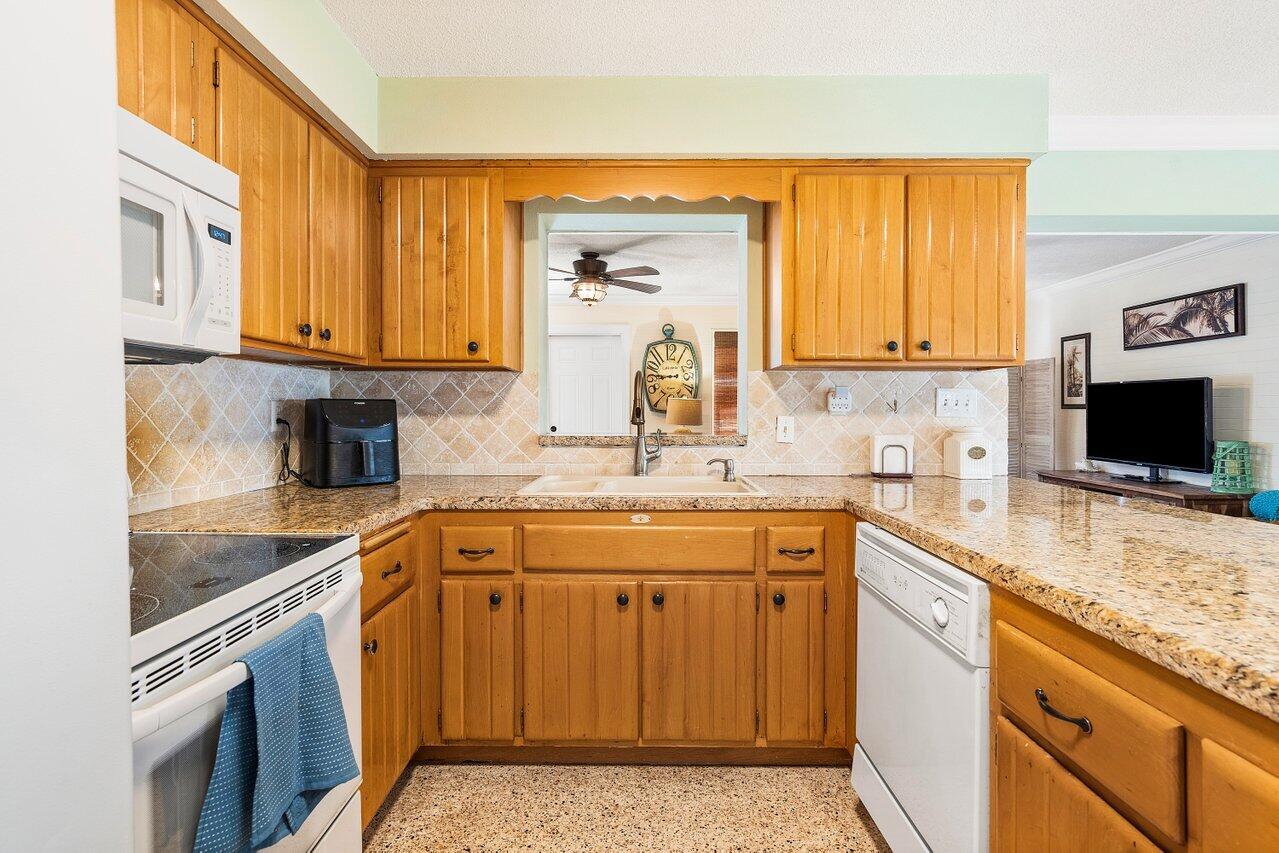 1130 Southwest 17th Street Boca Raton, FL 33486 - Photo 10 of 34 Toward Florida room