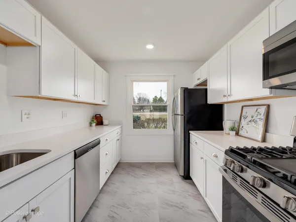 $499,000 | 285 East 1st Street, Elmhurst, IL 60126