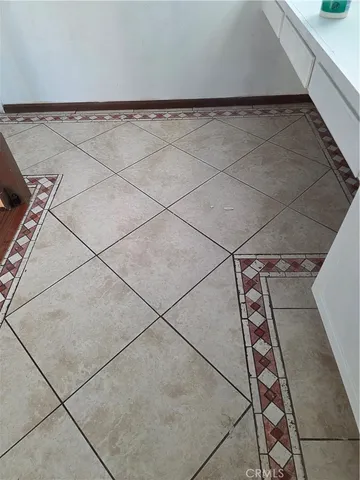 a view of a utility room