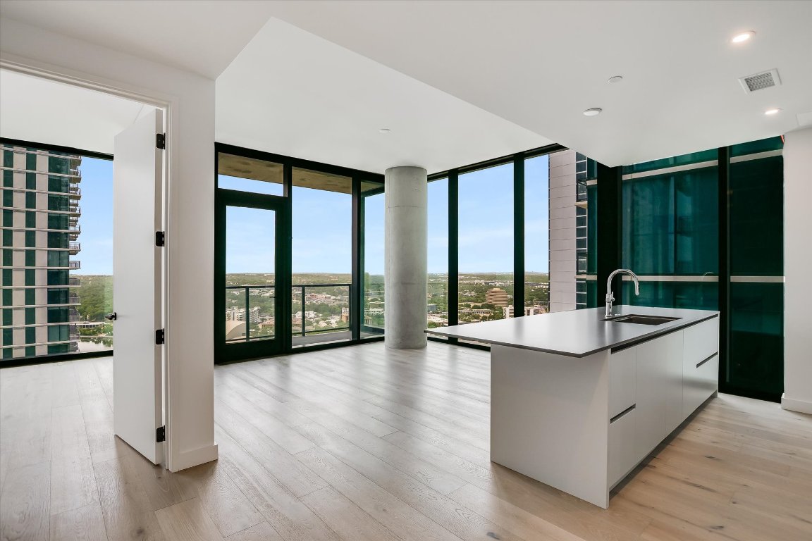 610 Davis Street, Unit 2705 Austin, TX 78701 - Photo 7 of 33
