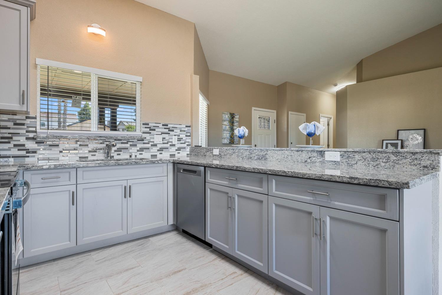 5701 Casaba Way Keyes, CA 95328 - Photo 12 of 34