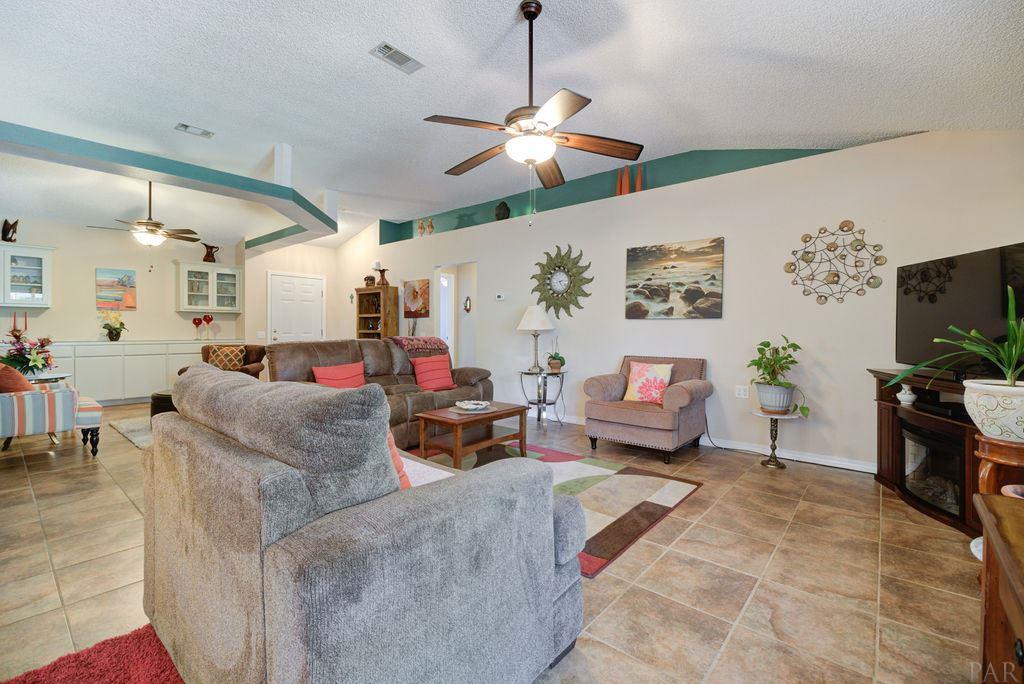 6475 Surfside Cove Gulf Breeze, FL 32563 - Photo 11 of 49