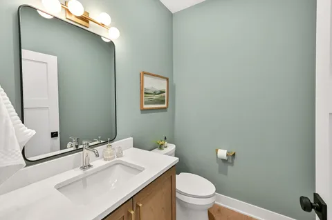 $865,000 | 498 Bastle Wynd Port, Unit 10, Port Washington, WI 53074