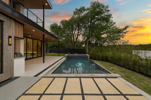 a view of an outdoor space with seating area