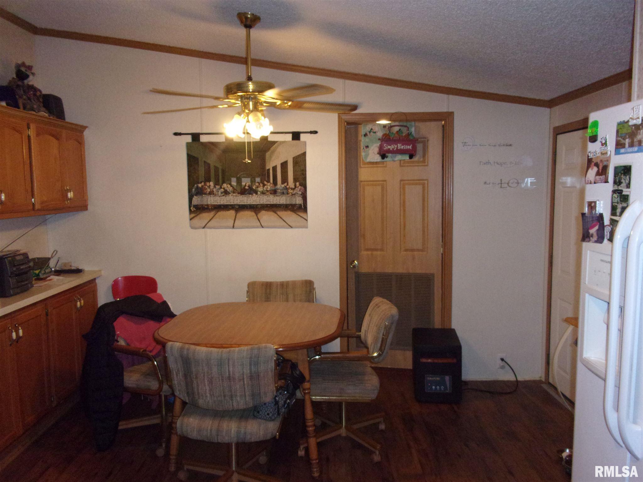 12725 Jolliff Bridge Road Centralia, IL 62801 - Photo 6 of 42