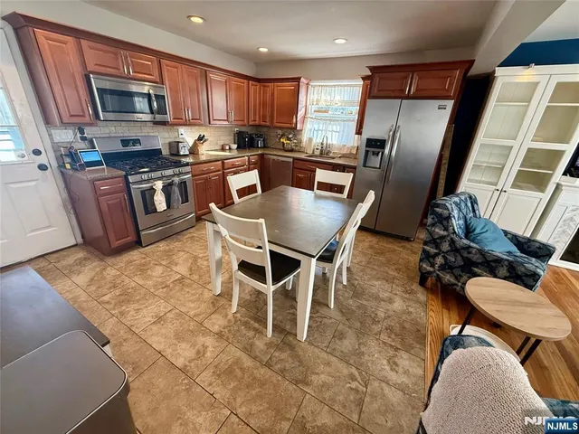 $699,999 | 44 Leonard Drive, Waldwick, NJ 07463