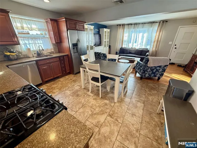 $699,999 | 44 Leonard Drive, Waldwick, NJ 07463