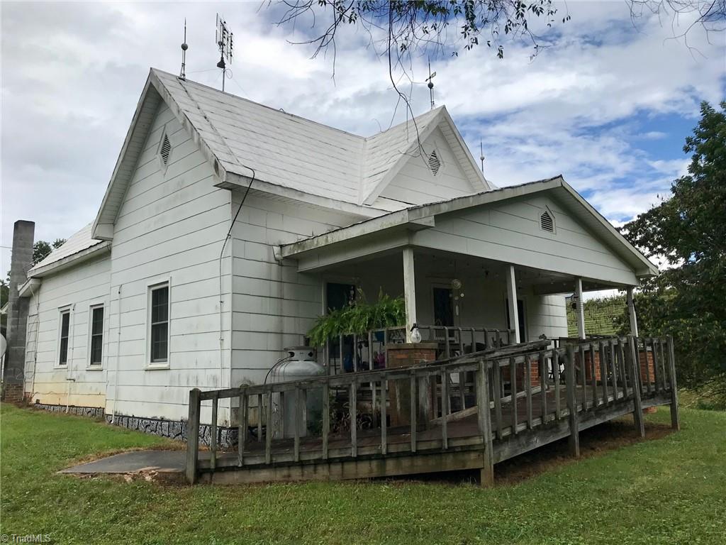 Covered Back Porch with Ramp