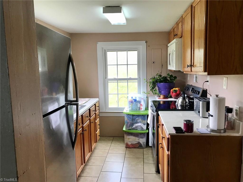 1082 East Carter Mill Road Elkin, NC 28621 - Photo 4 of 21 Kitchen