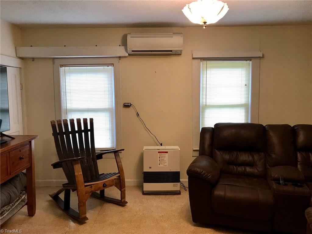 1082 East Carter Mill Road Elkin, NC 28621 - Photo 8 of 21 Living Room