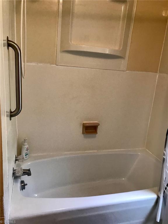 1082 East Carter Mill Road Elkin, NC 28621 - Photo 10 of 21 Tub/Shower
