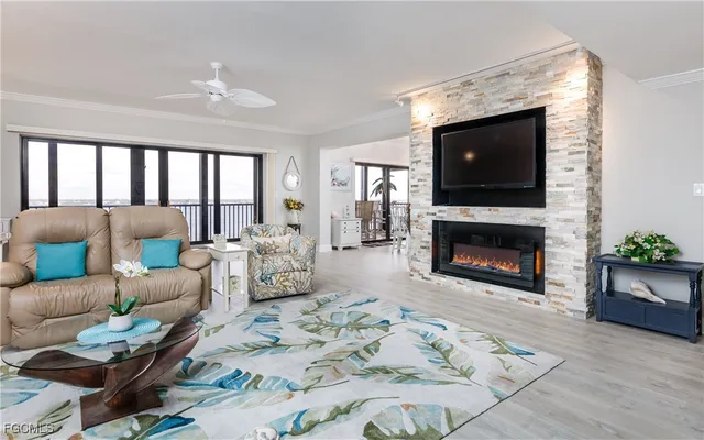 $399,000 | 1910 Virginia Avenue, Unit 903, Fort Myers, FL 33901