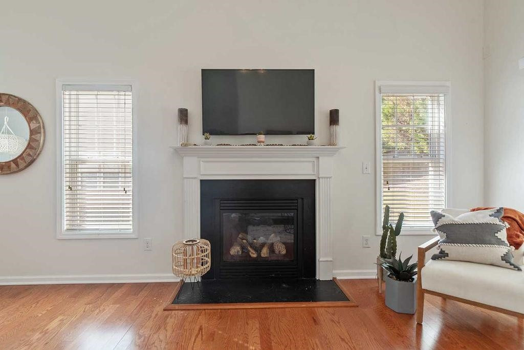 2549 Spring Oaks Way Raleigh, NC 27614 - Photo 10 of 33 Living Room