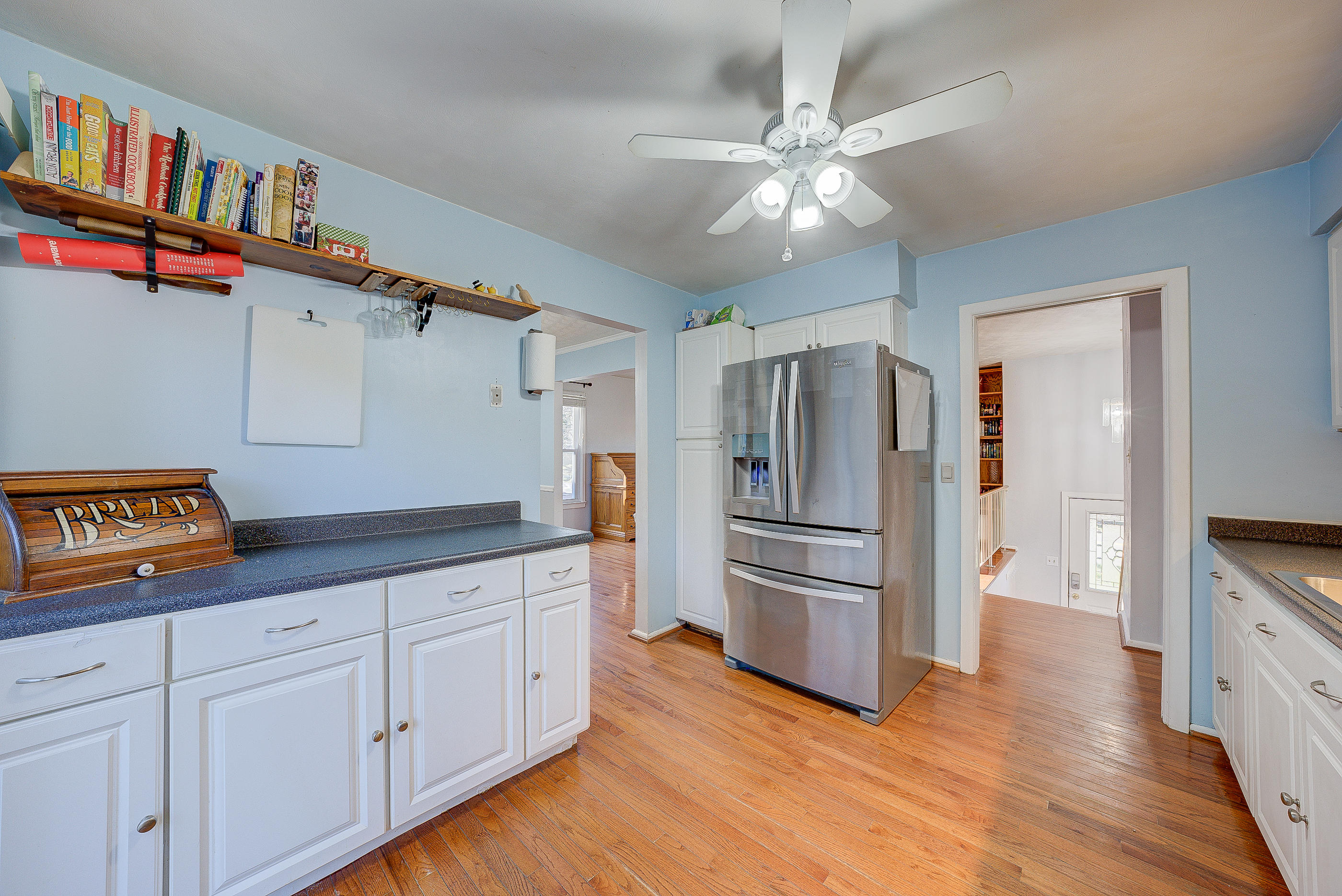 5804 Merriman Road Roanoke, VA 24018 - Photo 9 of 31 5804 Merriman Rd