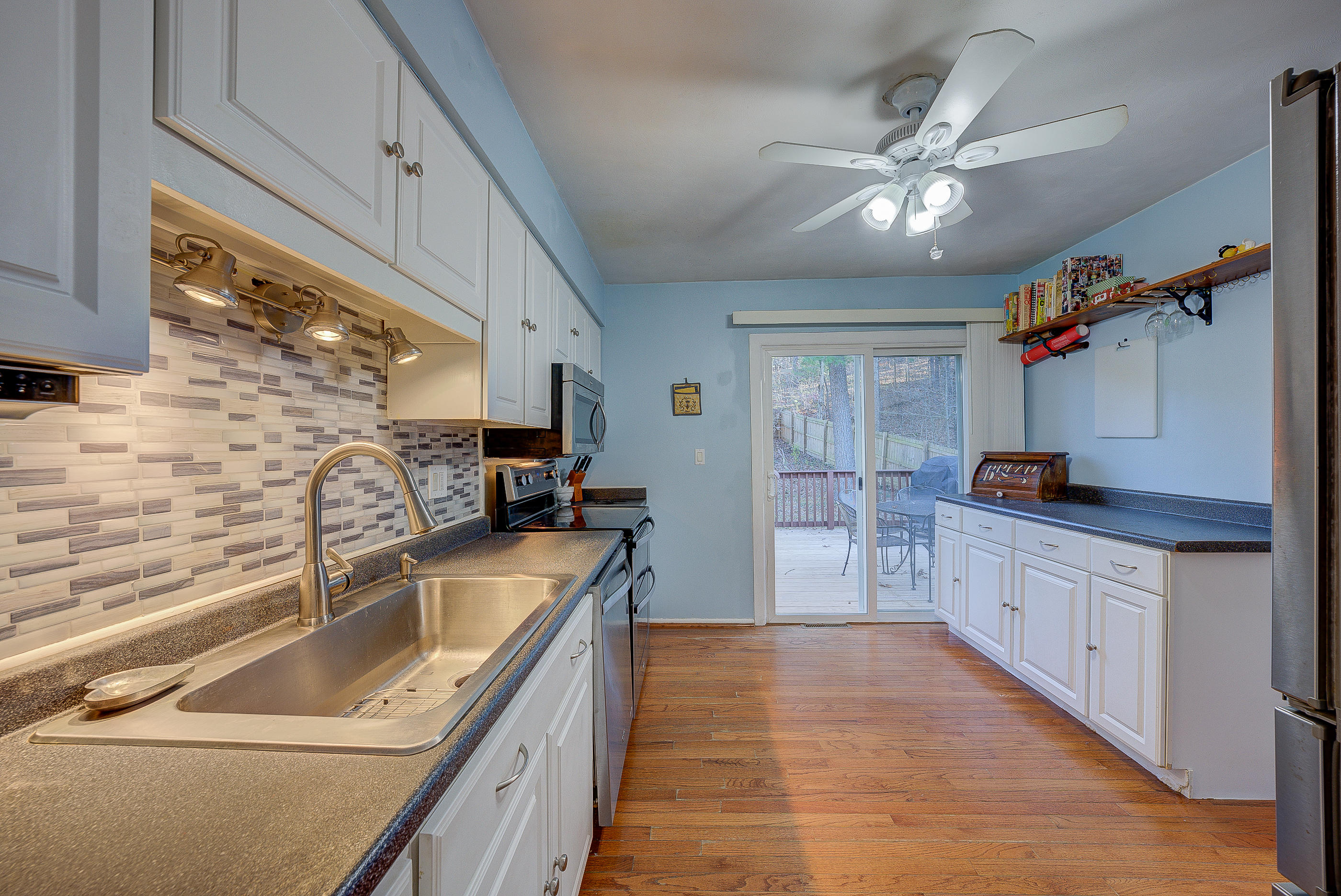 5804 Merriman Road Roanoke, VA 24018 - Photo 10 of 31 5804 Merriman Rd