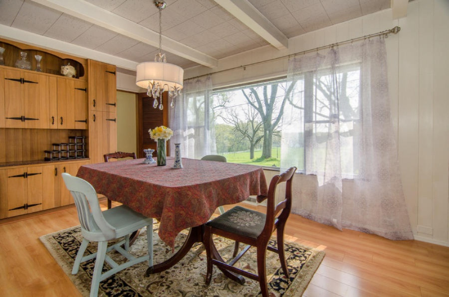 2230 West River Road Niles, MI 49120 - Photo 8 of 23 Dining room built in hutch