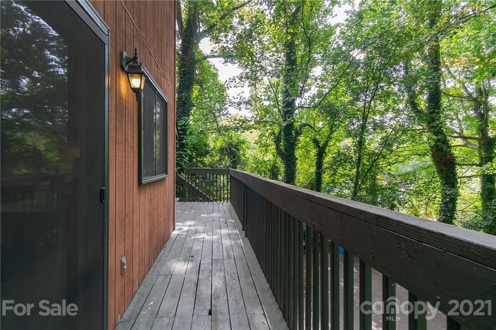 8 Bramblewood Road Arden, NC 28704 - Photo 5 of 39 Gallery Image 5