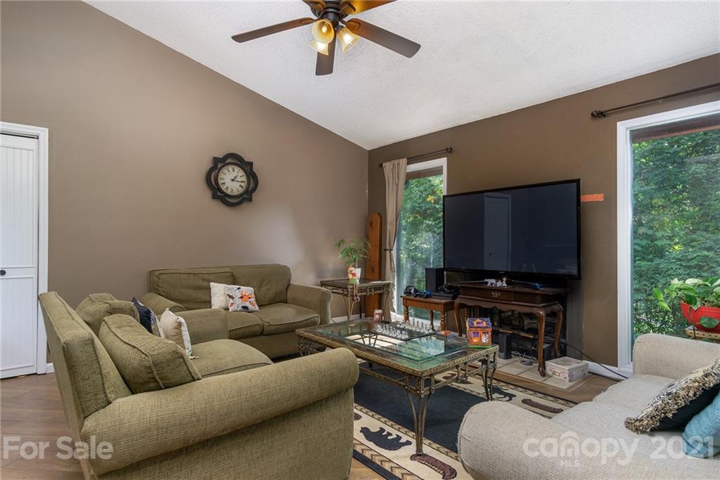 8 Bramblewood Road Arden, NC 28704 - Photo 9 of 39 Gallery Image 9