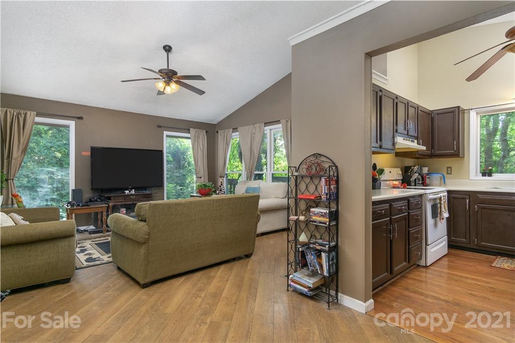 8 Bramblewood Road Arden, NC 28704 - Photo 10 of 39 Gallery Image 10