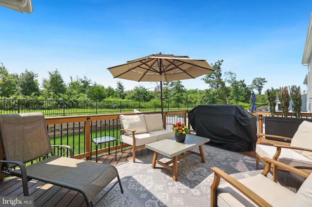 front view of house with a yard