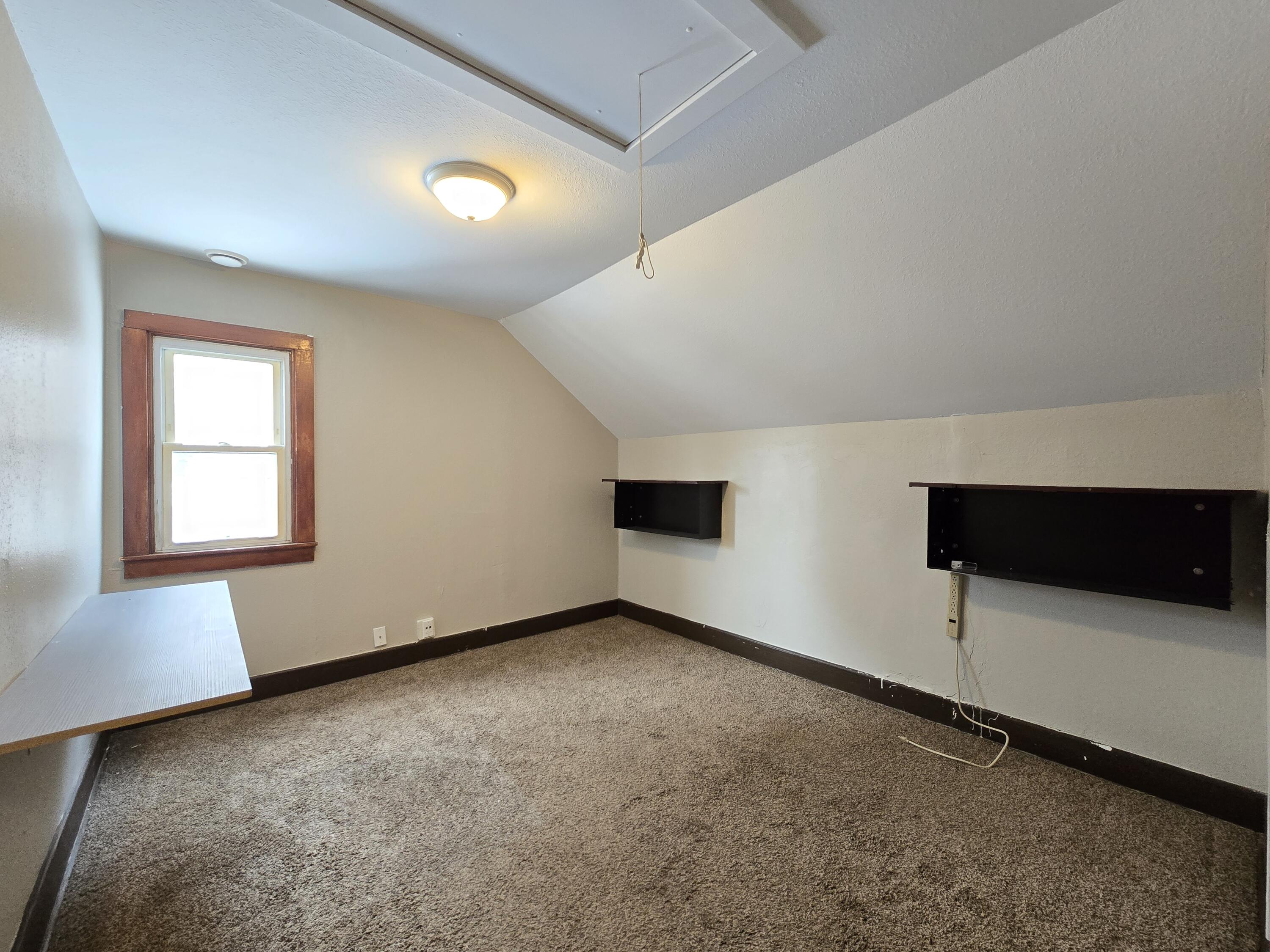4839 North 18th Street Milwaukee, WI 53209 - Photo 14 of 38 Upper Bedroom 1