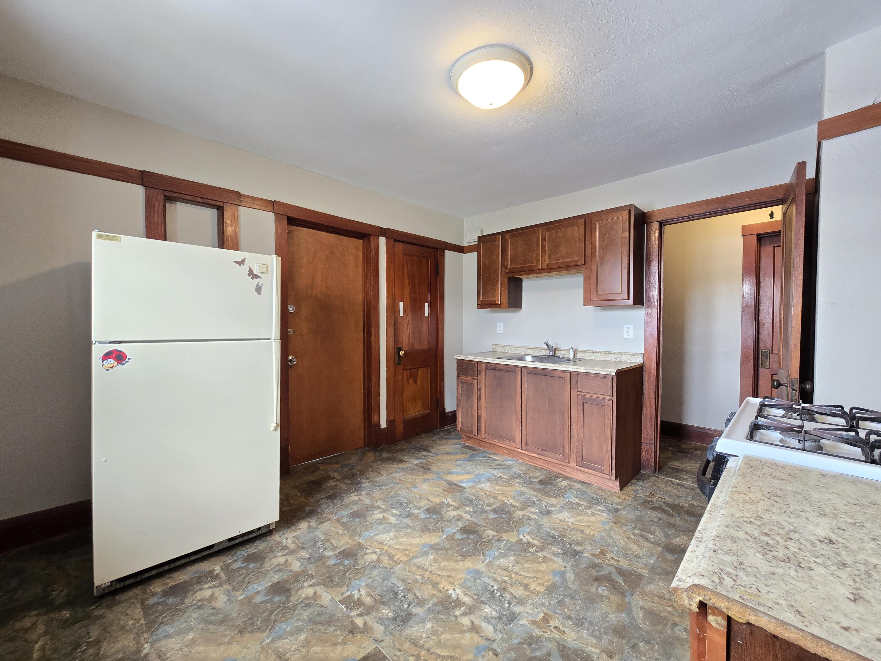 4839 North 18th Street Milwaukee, WI 53209 - Photo 3 of 38 Upper Kitchen