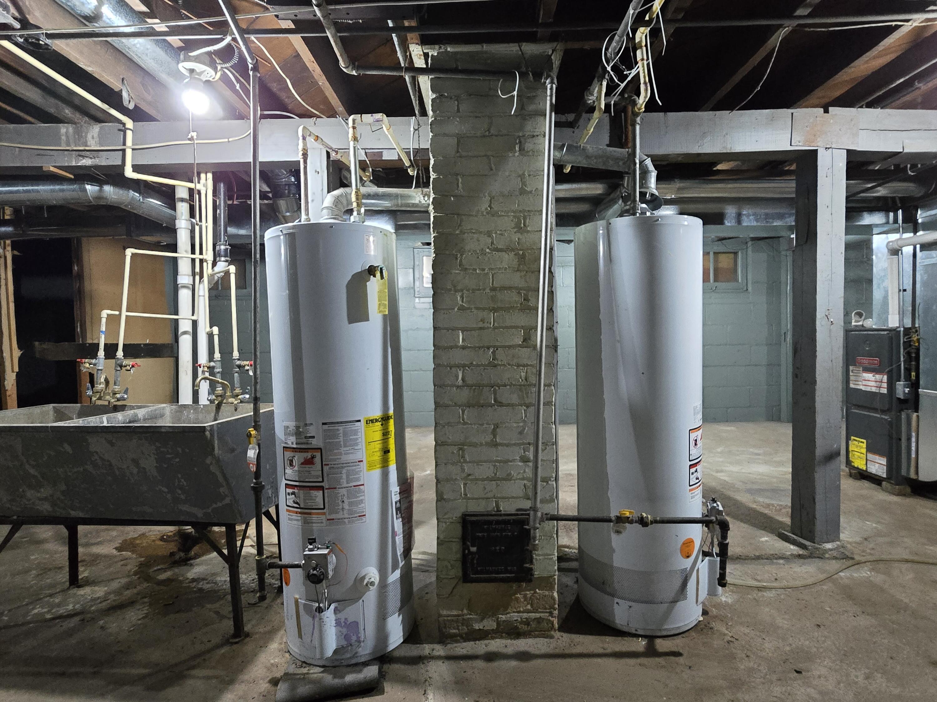 4839 North 18th Street Milwaukee, WI 53209 - Photo 33 of 38 Separate Water Heaters