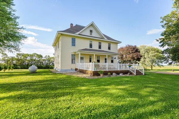 $350,000 | 38575 280th Street, Henderson, MN 56044