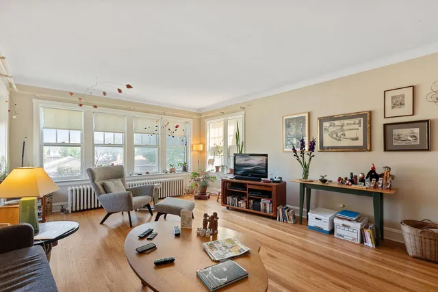 $649,000 | 8130 Kenneth Avenue, Skokie, IL 60076