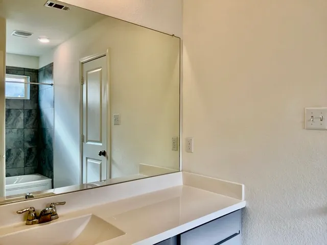 $1,625 | 101 COSMOS Lane, Unit 32K, Jarrell, TX 76537