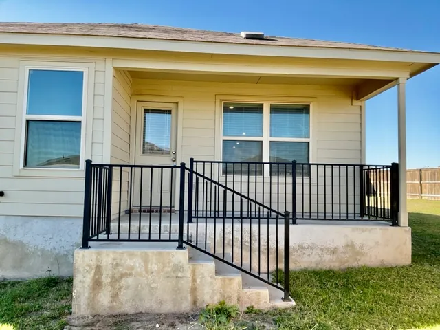 $1,625 | 101 COSMOS Lane, Unit 32K, Jarrell, TX 76537