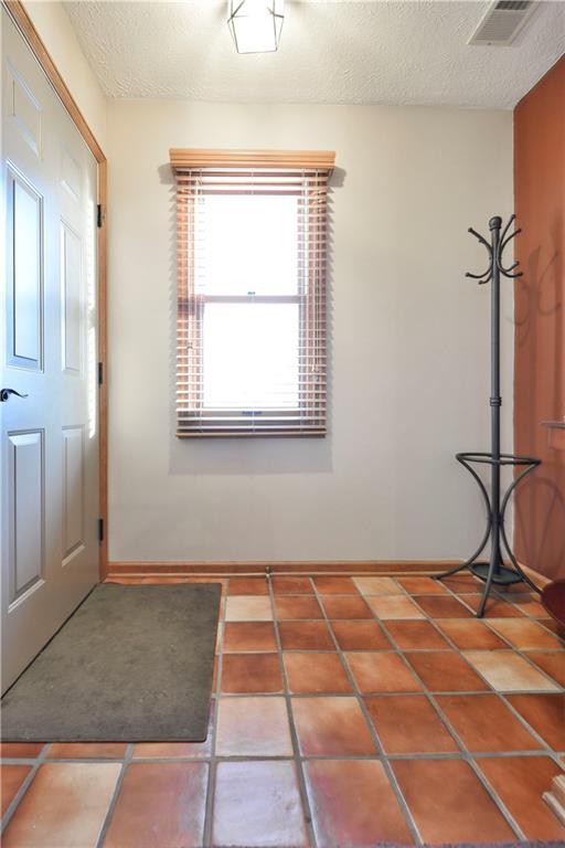 808 Brighton Woods Road Pittsburgh, PA 15212 - Photo 2 of 24 Step into the front entry...
